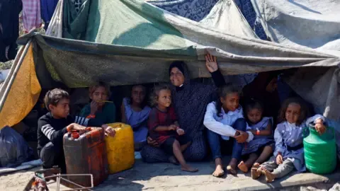 Cataclysmic Conditions across Gaza City while Military Forces Push Forward