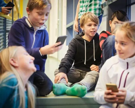 Sweden to Implement Nationwide Smartphone Restriction in Educational Institutions